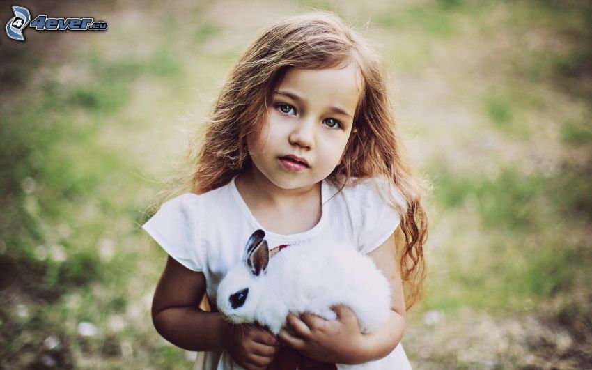 dievčatko a zajačik