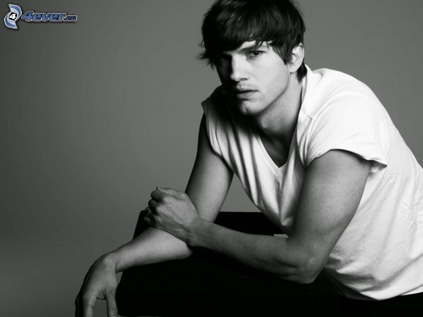 Ashton Kutcher, čiernobiela fotka