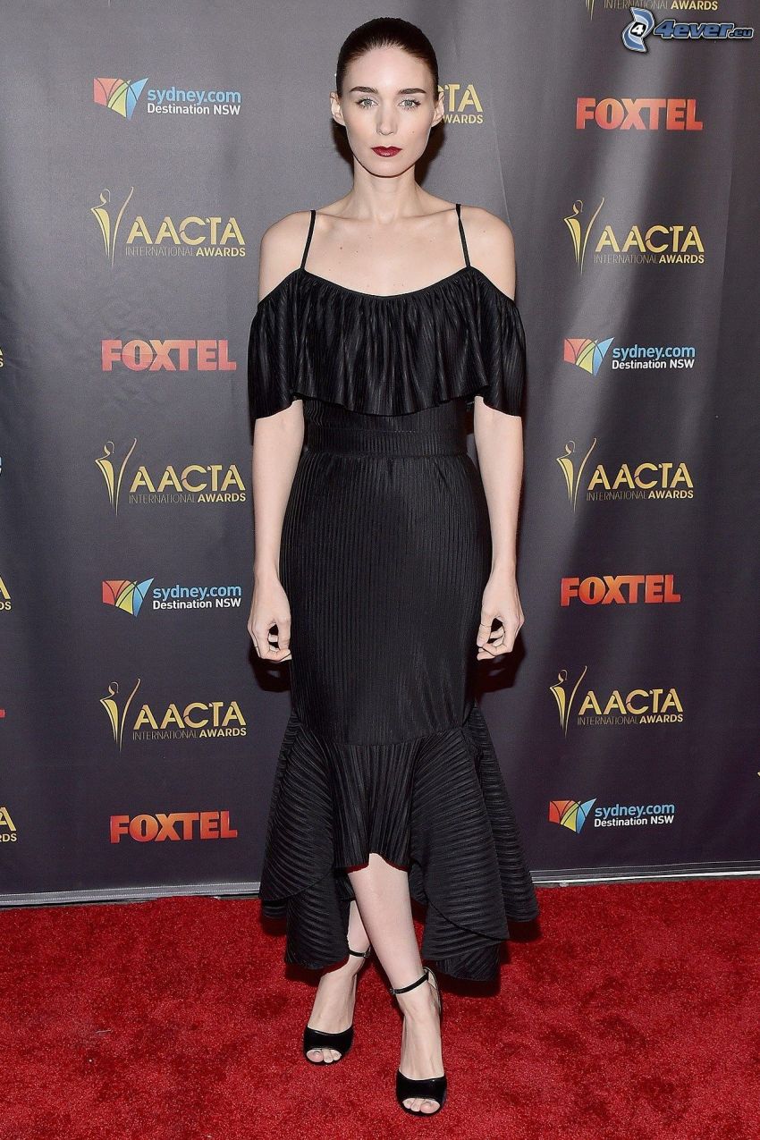 Rooney Mara, čierne šaty