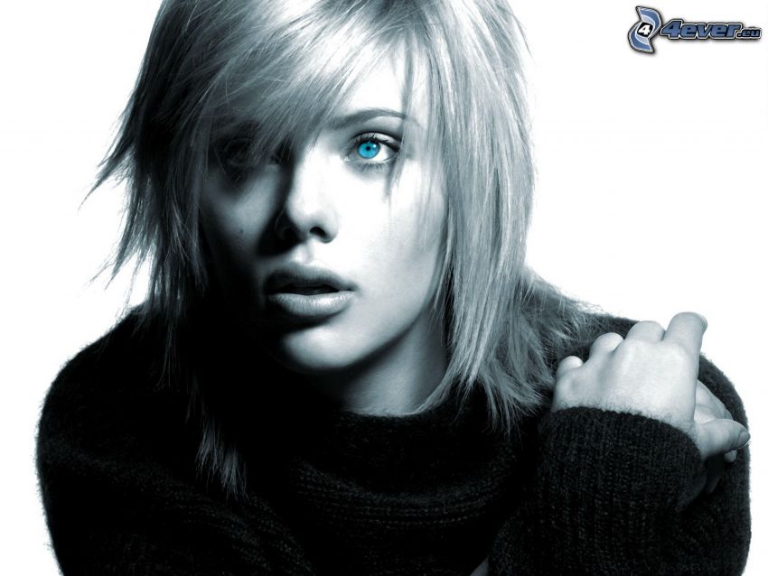 Scarlett Johansson, modré oči