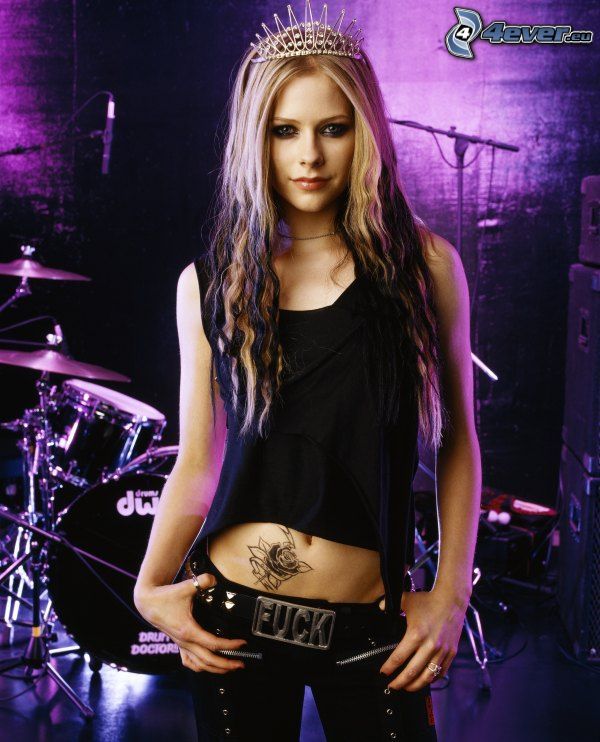Avril Lavigne, princezná, tetovanie na brušku, fuck