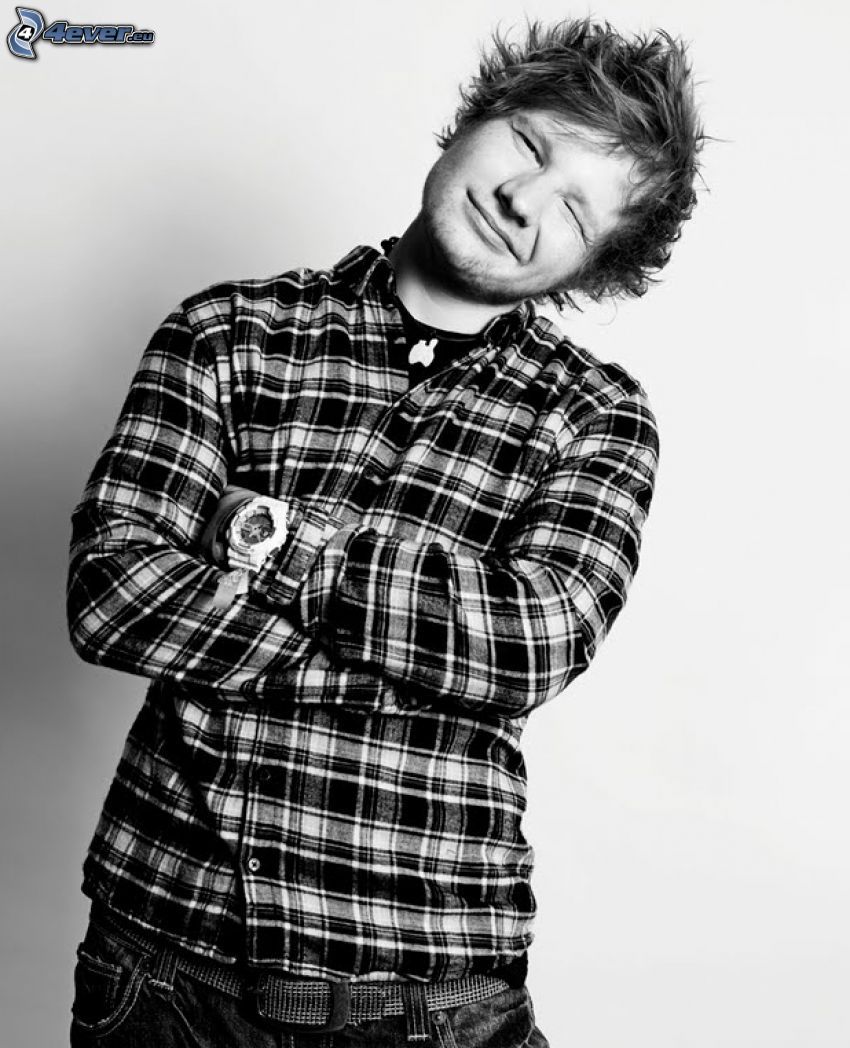 Ed Sheeran, žmurk, čiernobiela fotka