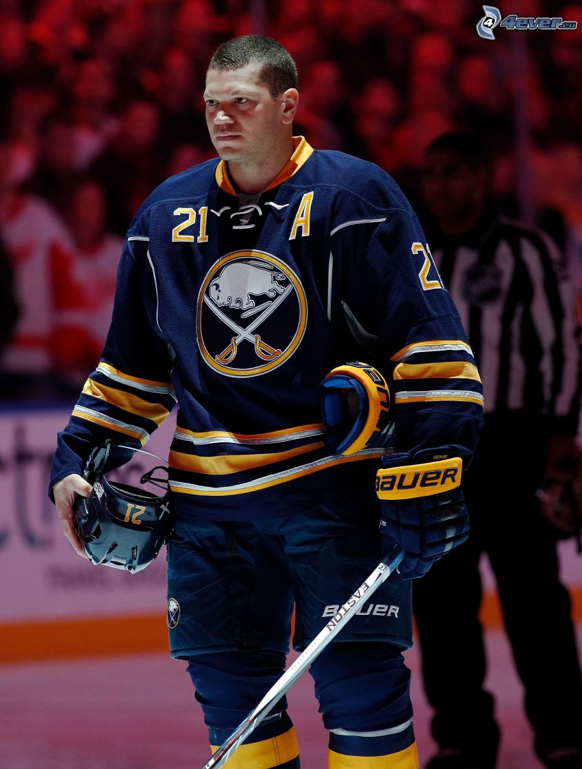 Kyle Okposo, hokejista