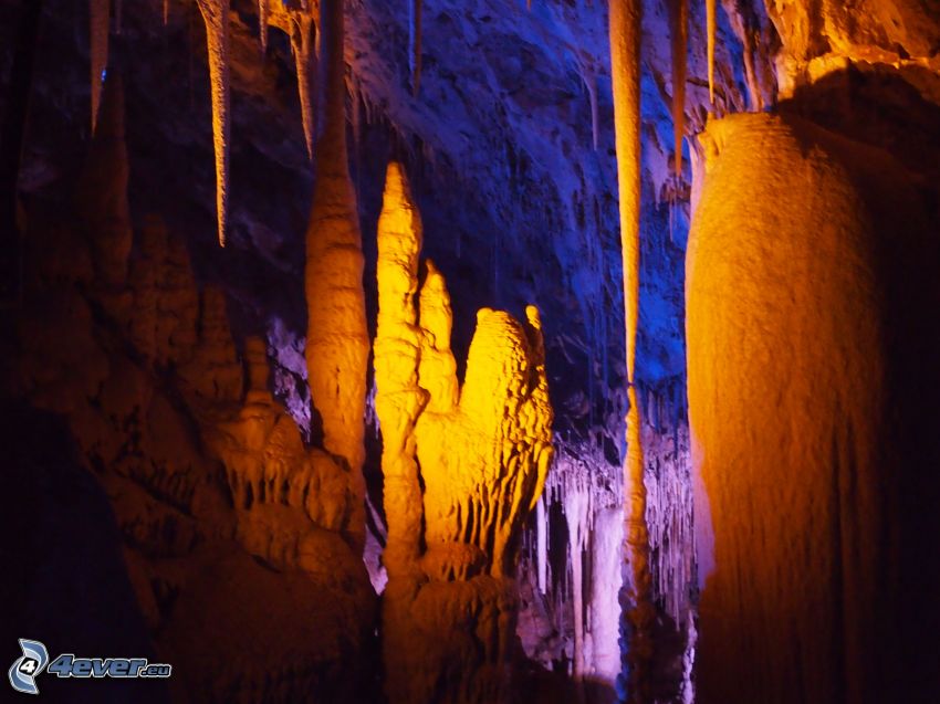 Avshalom, jaskyňa, stalagmity, stalaktity