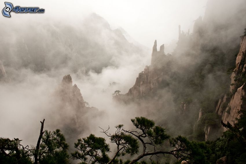 Huangshan, skalnaté hory, oblaky