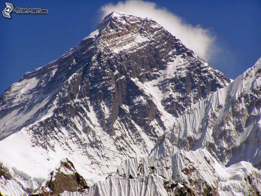 Mount Everest, zasnežená hora