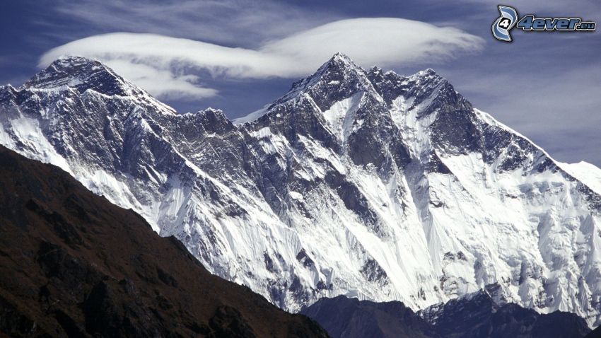 Mount Everest, zasnežené hory, oblaky
