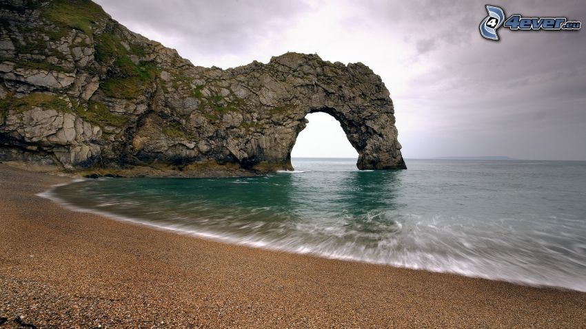skalnatá brána na mori, pobrežie