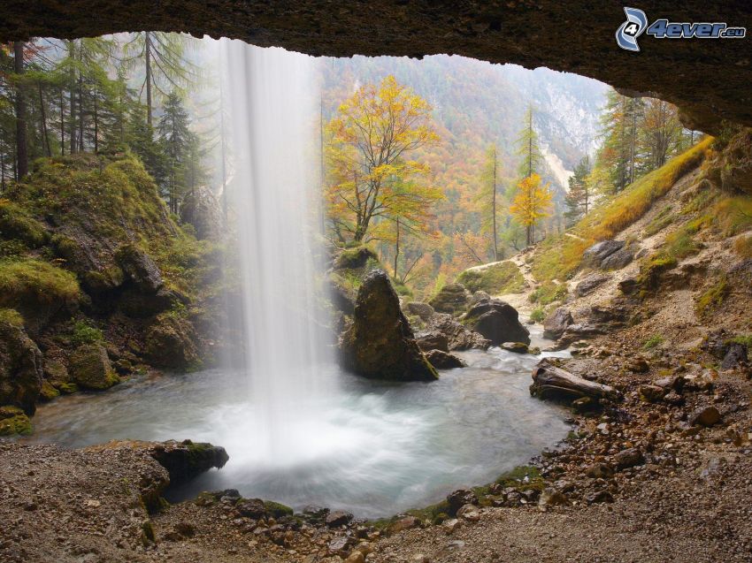 vodopád, jesenný les, skaly