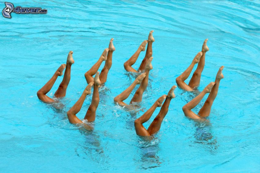 akvabely, nohy, synchronizované plávanie, voda