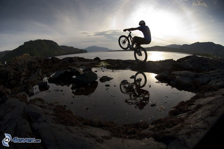 cyklistika, jazero, západ slnka