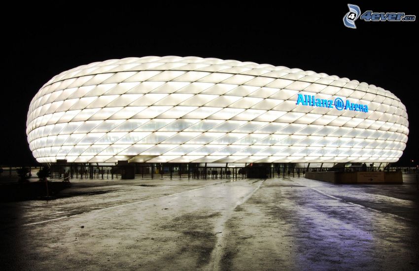 Allianz Arena, futbalový štadión