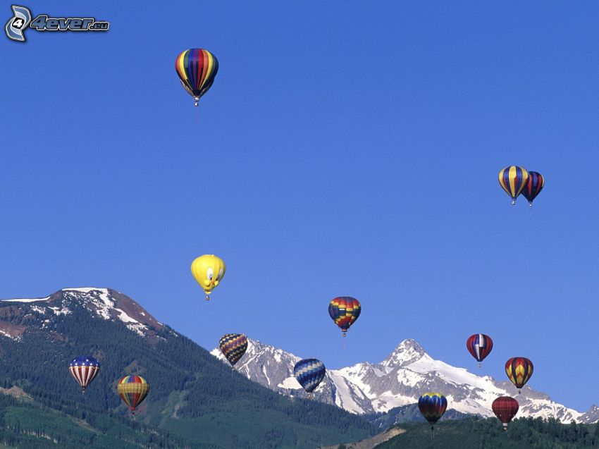teplovzdušné balóny, zasnežené hory