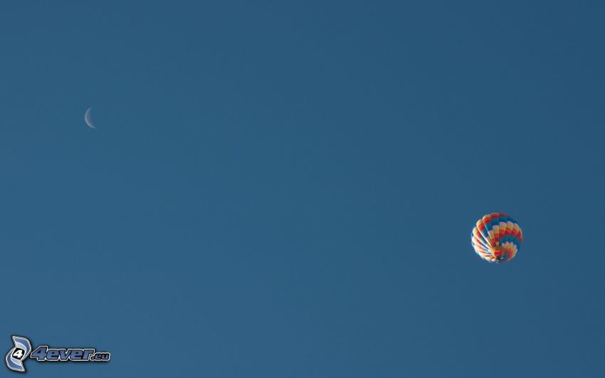 teplovzdušný balón, mesiac