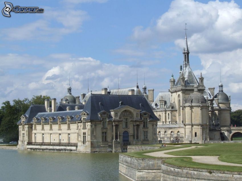 Château de Chantilly, jazero