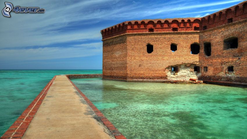 Fort Jefferson, hrad pri vode, azúrové more