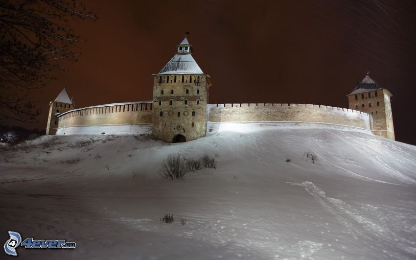 Velikij Novgorod, hradby, sneh