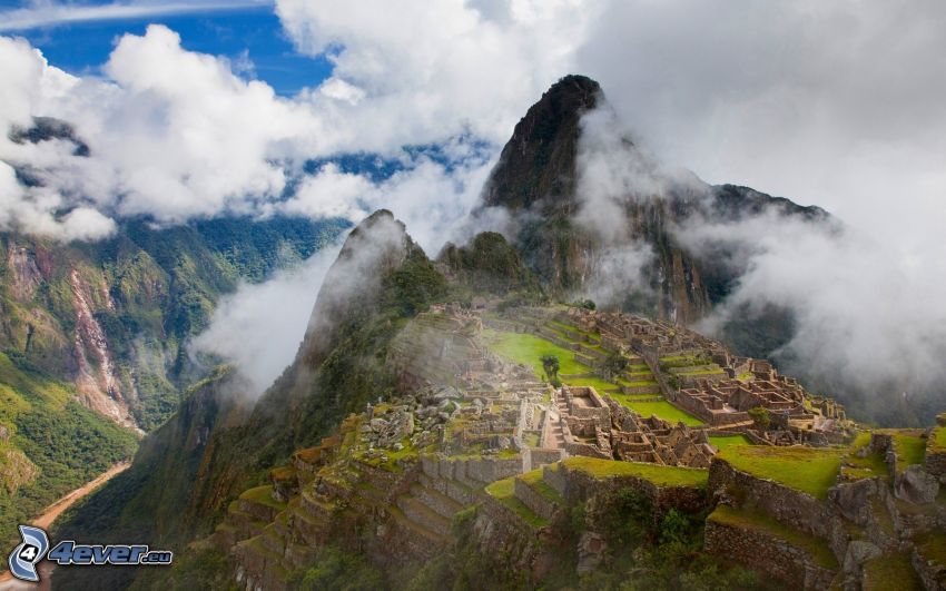 Machu Picchu, Peru, oblaky