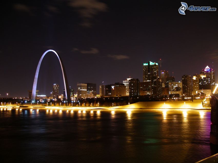 Gateway Arch, St. Louis, nočné mesto