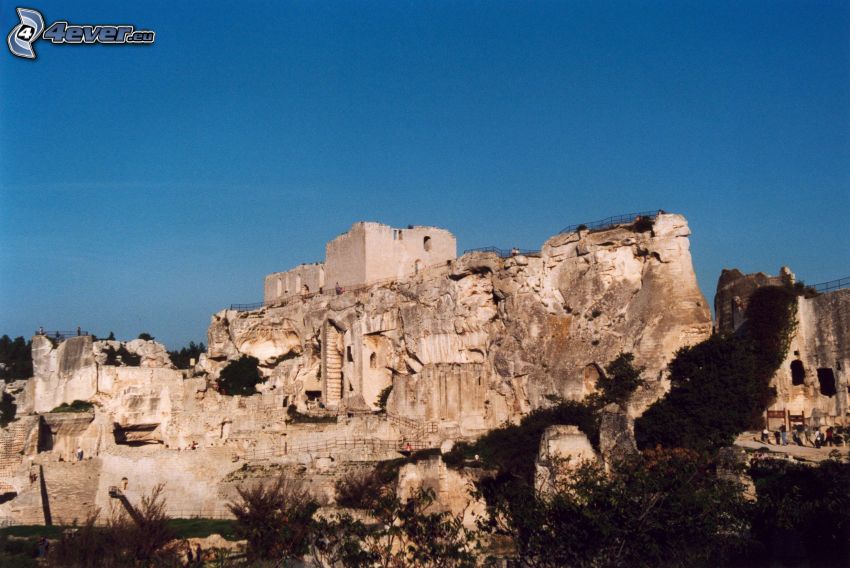 Les Baux de Provence, hradby