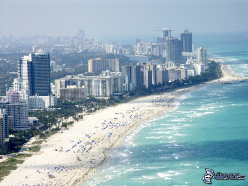 Miami, mrakodrapy, pláž