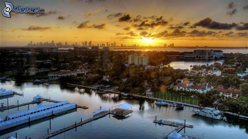 Miami, západ slnka nad mestom