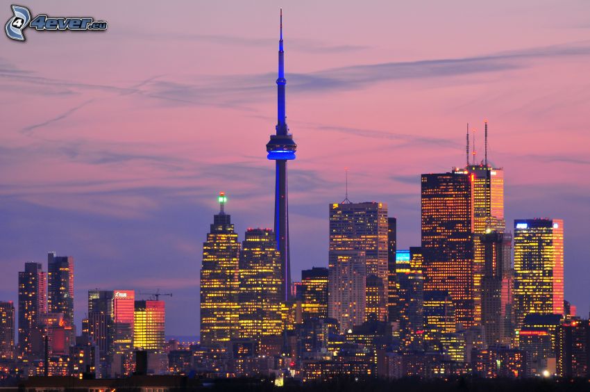 Toronto, večerné mesto, CN Tower, mrakodrapy