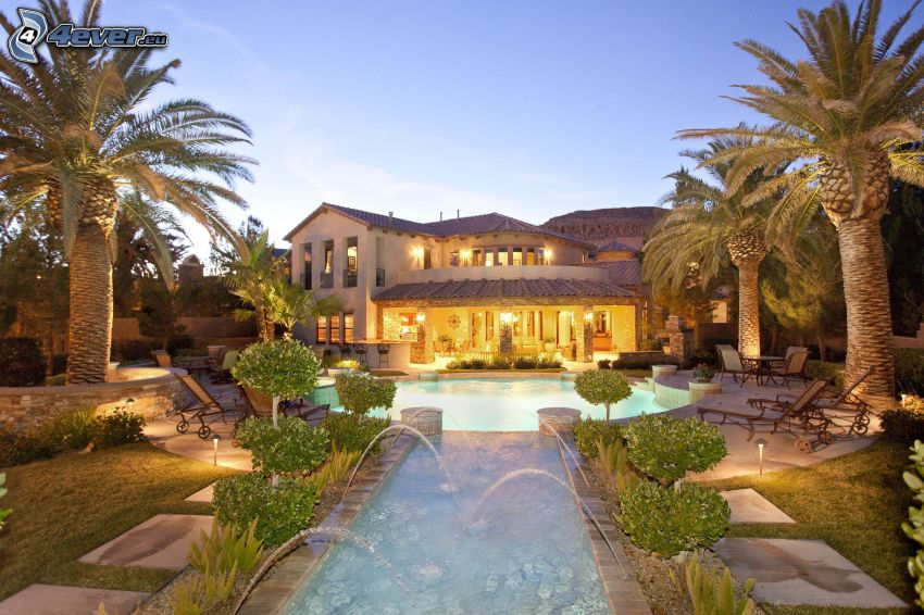 luxusný dom, fontána, palmy