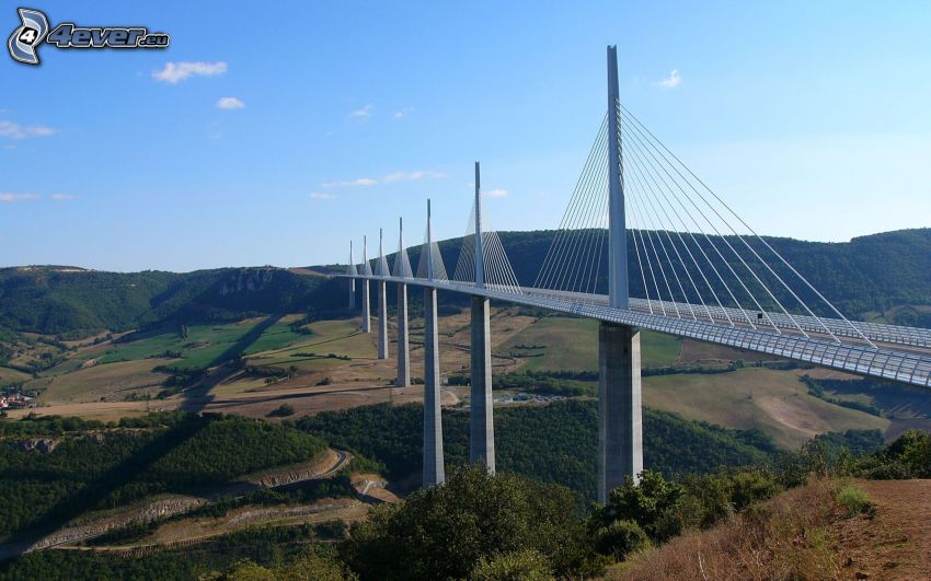 Millauský viadukt, Francúzsko, most, výhľad na krajinu