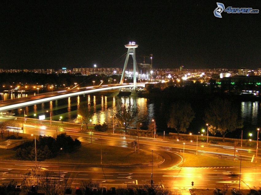 nočná Bratislava, Nový Most, Dunaj, nočné mesto