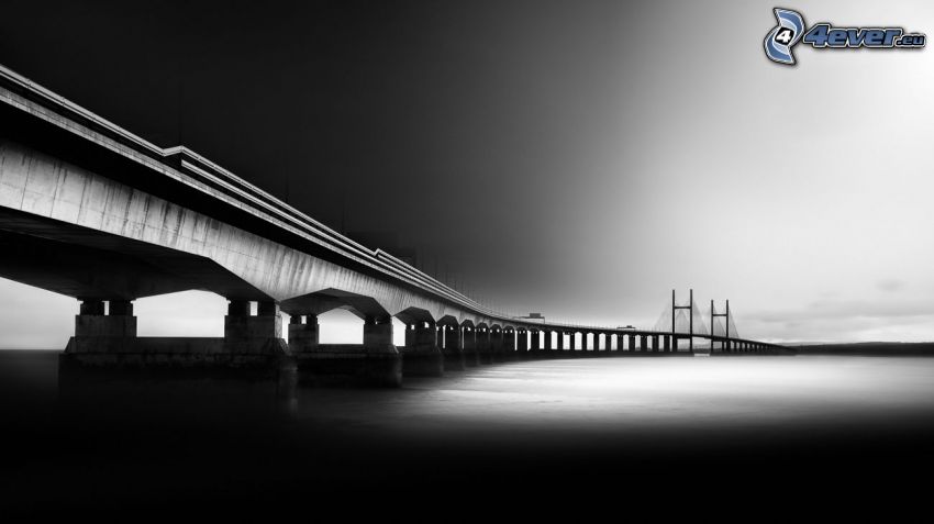Severn Bridge, čiernobiela fotka