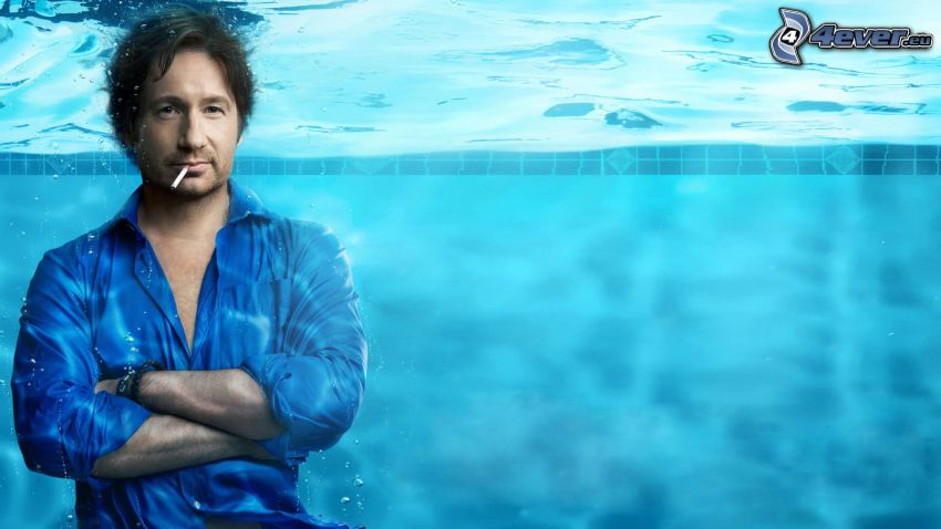 Hank Moody, Californication, chlap v bazéne, voda