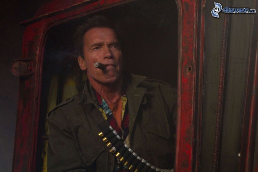 The Expendables 2, Arnold Schwarzenegger, cigara