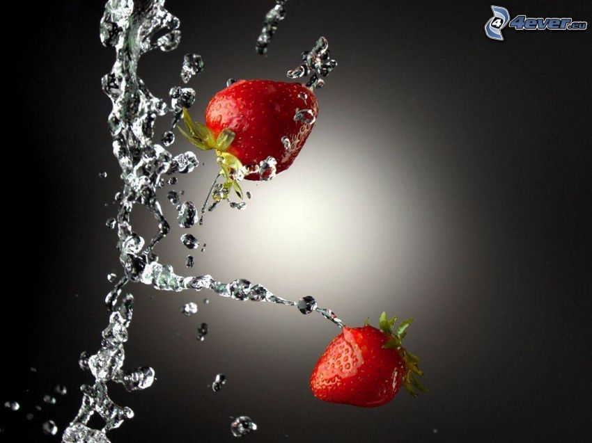 strawberries, stream of water, drops