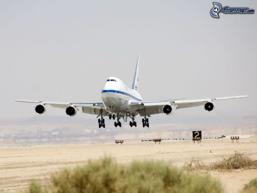 Boeing 747, take-off, airport