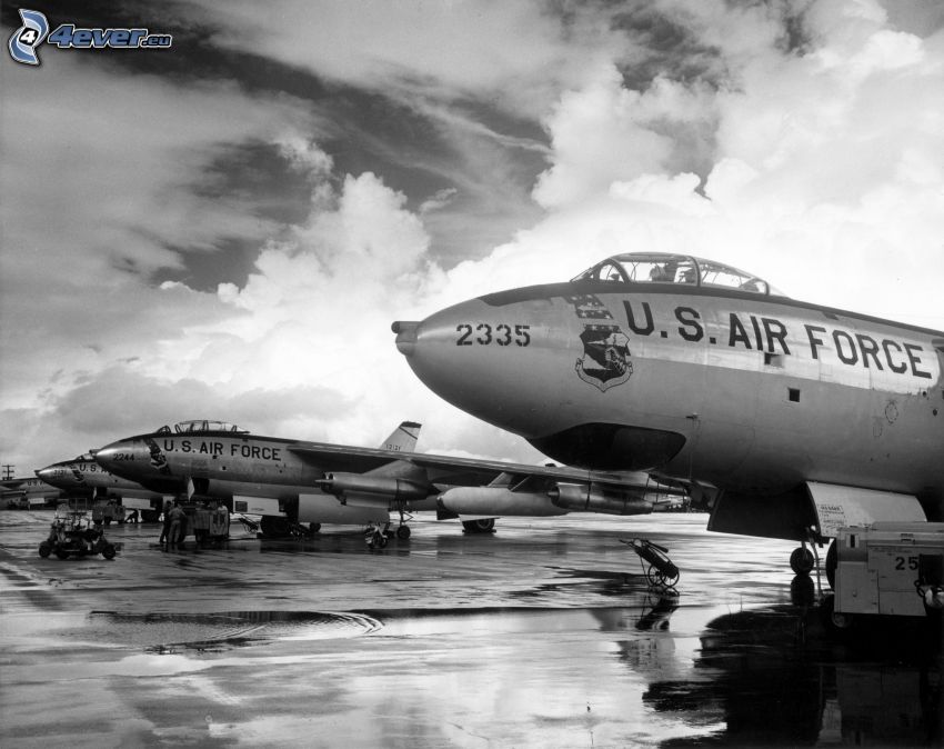 Boeing B-47, black and white photo
