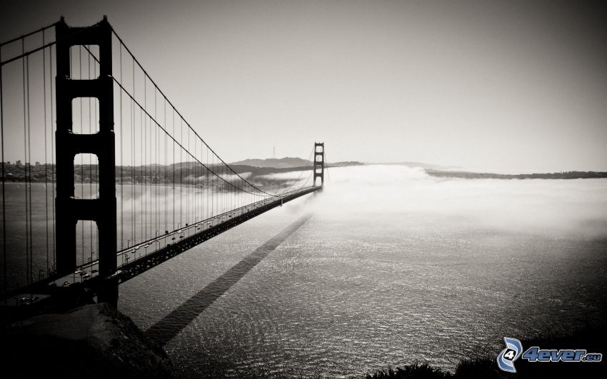 Golden Gate, fog over the sea
