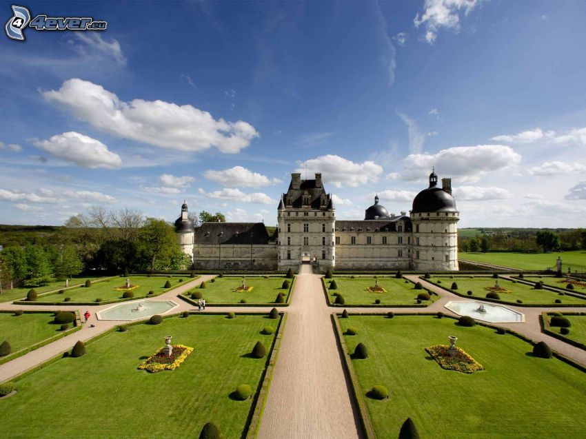 château de Valençay, garden, sidewalk