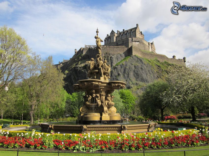Edinburgh Castle, garden, fountain