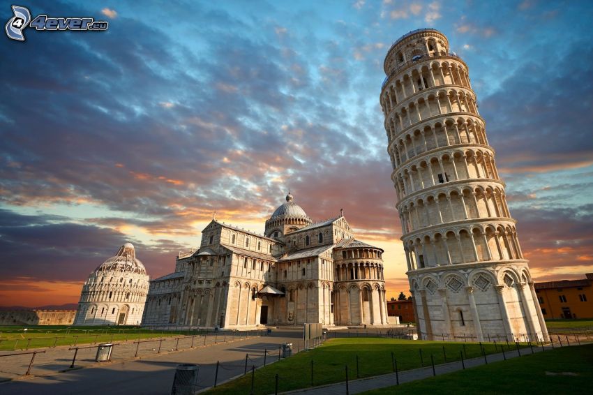 Leaning Tower of Pisa, Baptistery in Pisa, HDR