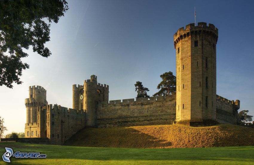 Warwick Castle, tower