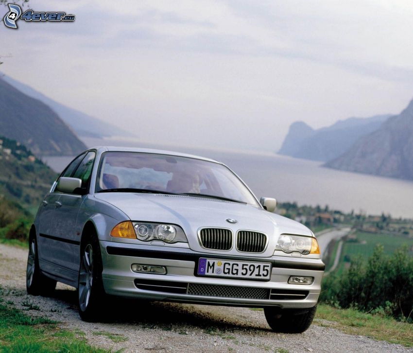 BMW 3, hills