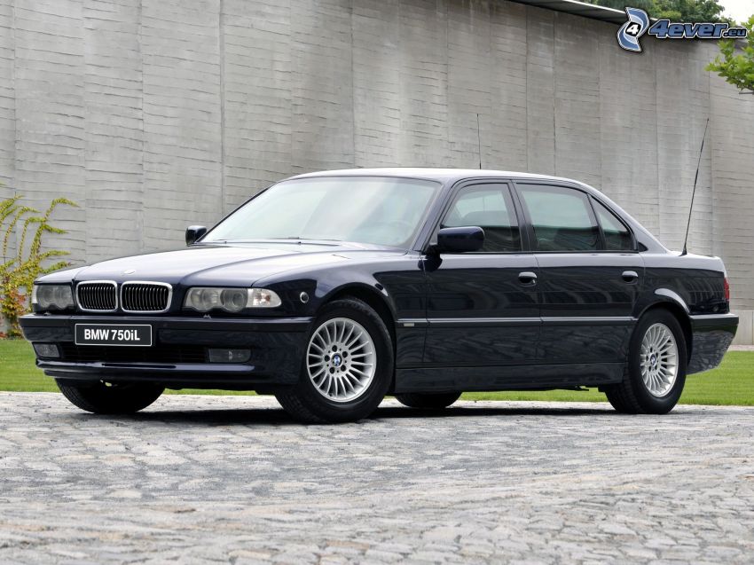 BMW 750 Li, BMW E38
