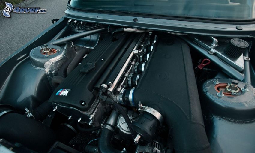 BMW E21, engine