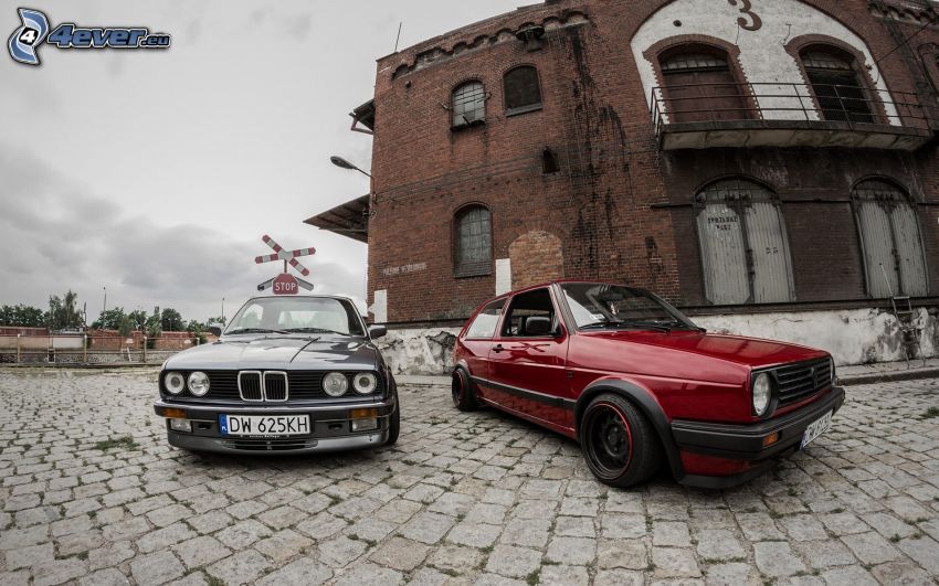 BMW E30, Volkswagen Golf, oldtimers, old building, pavement