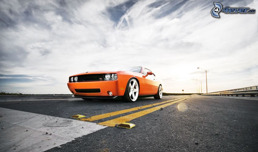 Dodge Challenger, road