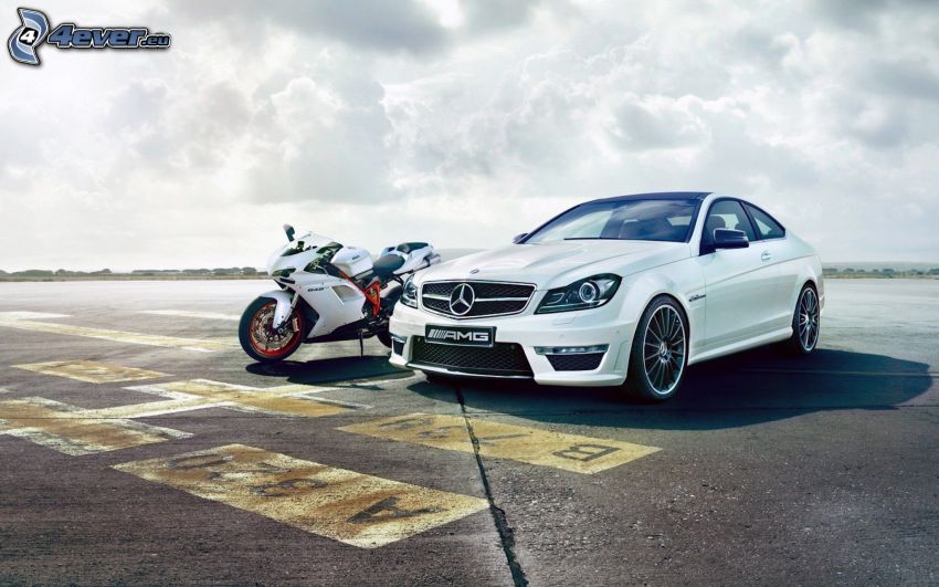Mercedes-Benz SLS AMG, Ducati, motocycle