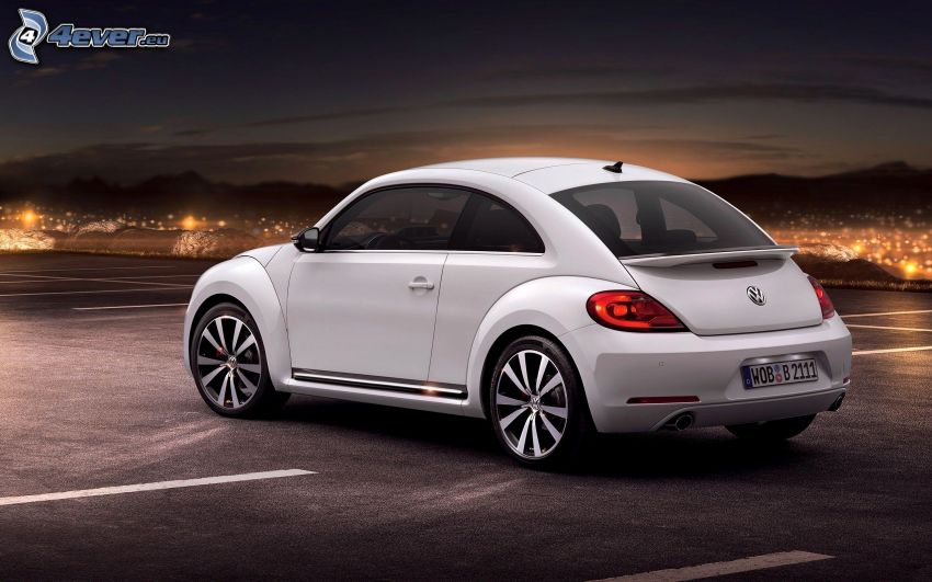 Volkswagen Beetle, night city
