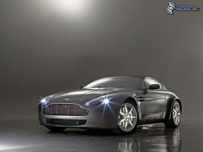 Aston Martin V8 Vanquish