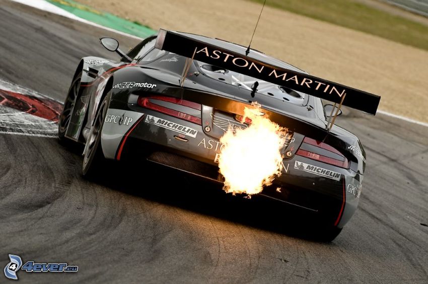 Aston Martin DBS, flame
